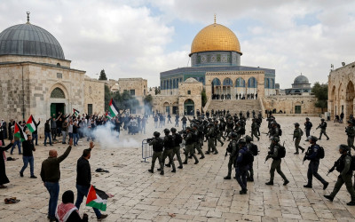 Masjid Al-Aqsa Diserbu Ribuan Warga Israel, 114 Warga Palestina Ditangkap