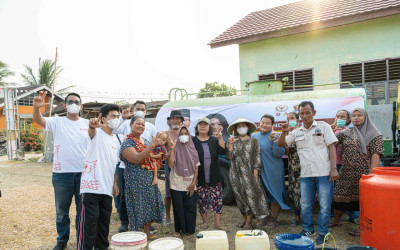 Gunung Anak Krakatau Erupsi di Tengah Kemarau, Legislator Gerindra Salurkan Masker dan Air Bersih
