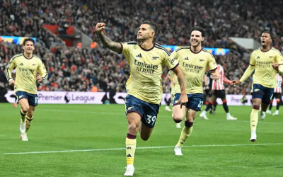 Arsenal Hajar Sunderland 2-0 dan Rebut Puncak Klasemen!