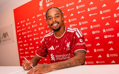 Bradley Barcola Resmi Mendarat di Liverpool, Pakai Nomor Punggung 29