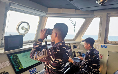 Prajurit TNI AL Bantu Cari Wartawan Hilang Kontak di Wilayah Selat Sunda