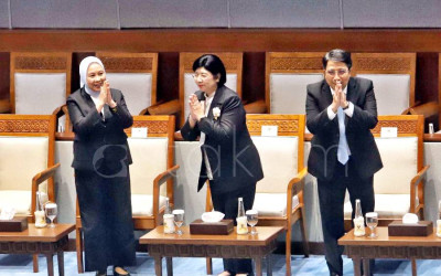 DPR Sahkan Anggota Dewan Gubernur Bank Indonesia