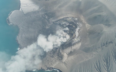 Setelah 25 Jam Erupsi Non-Stop, Gunung Anak Krakatau Kini Alami Letusan Strombolian