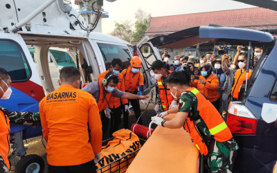 Polri Berhasil Evakuasi Satu Jenazah Korban KM Virgo Transport 8 dengan Helikopter