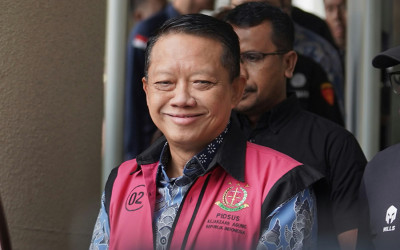 Febrie Lemparkan Senyum saat Kembali Jalani Pemeriksaan Terkait Perkara TPPU