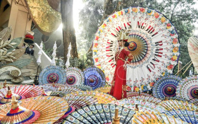Festival Payung Indonesia di Taman Balekambang Solo