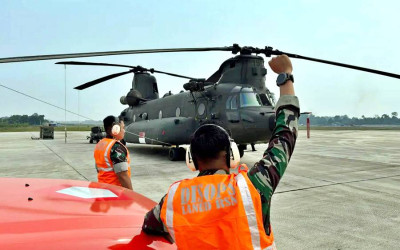 Helikopter Chinook Singapura Tiba di Lanud Roesmin Nurjadin