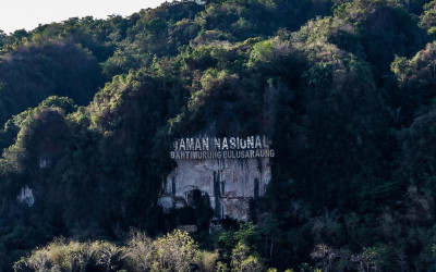 Wamenpar Cek Langsung Fasilitas Bantimurung, Pastikan Keselamatan Wisatawan Jadi Prioritas