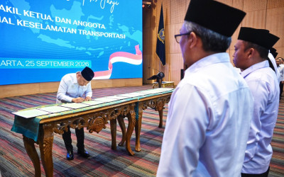 Menteri Perhubungan Resmi Lantik Jajaran KNKT Masa Jabatan 2026-2030