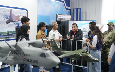 Meriahkan TNI Fair 2026, Kabaloghan Tinjau Langsung Stan Kementerian Pertahanan RI