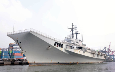 Kapal Induk Giuseppe Garibald Akhirnya Bersandar di Tanjung Priok