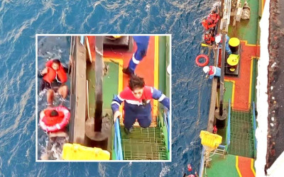 Update! Kapal Pertamina Evakuasi 16 Korban KMP Virgo Transport 8 di Laut Jawa