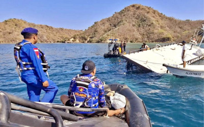 Kapal Wisata KM Yukai Tenggelam di Labuan Bajo, Dua Kapal Bantu Proses Evakuasi