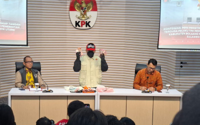 KPK Sita Barang Bukti Rp200 Juta dalam Kasus Bupati Bolmut Sirajudin Lasena