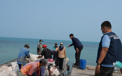 Petugas Pos Pemantau Gunung Anak Krakatau Ingatkan Warga Lindungi Pernapasan dan Mata