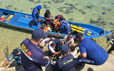 LCT Legenda Nusantara 699 Terbakar di Kabaena, 13 Awak Berhasil Dievakuasi