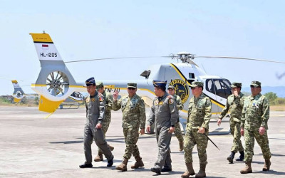 Pangkoopsau Tinjau Dynamic Pegasus dan Heli Ambulance