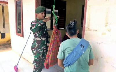 TNI Gelar Pengobatan Gratis untuk Masyarakat Perbatasan Indonesia
