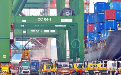 Peningkatan Arus Petikemas Terminal Teluk Lamong