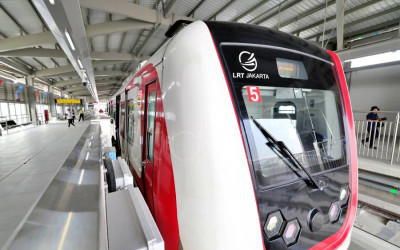 Antusias Bertemu Presiden Prabowo di Peresmian LRT, Mahasiswa : Menambah Akses ke Mana-mana