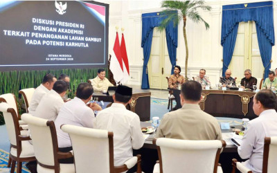 Presiden Prabowo Bahas Karhutla, Lahan Gambut Jadi Topik Utama di Ratas Bersama Akademisi