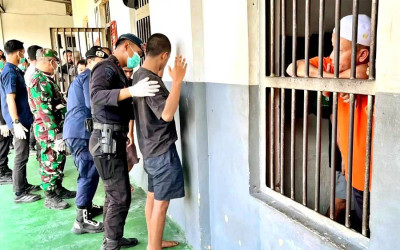Razia Gabungan dan Tes Urine Warga Binaan di Lapas Banjarbaru