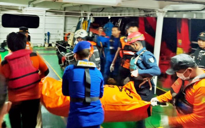 Tim SAR Evakuasi Tiga Jenazah Korban Kapal KM Virgo Transport