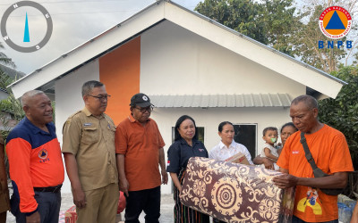 Resmi Diserahterimakan, 7 Unit Huntara Tahan Gempa di Manggarai Timur Siap Huni