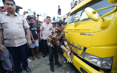 125 Truk Angkut 500 Ribu Genteng, Program Gentengisasi Presiden Prabowo Resmi Jalan