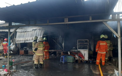 Lima Rumah di Kelapa Gading Terbakar Diduga Akibat Korsleting, Tak Ada Korban Jiwa