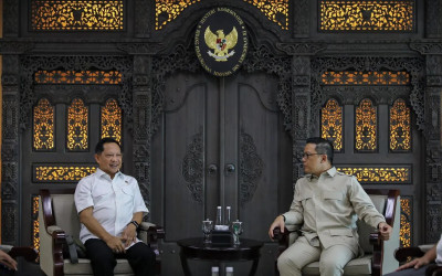 Menko PMK Komitmen Dorong Percepatan Rehabilitasi dan Rekonstruksi Pascabencana Sumatera