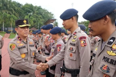 Polda Kaltim Terjunkan 100 Personel BKO ke Empat Daerah untuk Tangani Karhutla