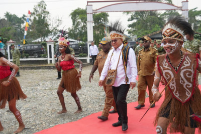 Menko Polkam ke Timika Tegaskan Presiden Prabowo Dorong Papua Aman dan Sejahtera