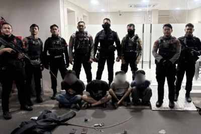 Cegah Tawuran di Jakarta Timur, Polisi Amankan 4 Pemuda dan Sejumlah Barang Bukti