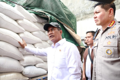 Mentan Amran Bongkar Dugaan Beras SPHP Dioplos! 600 Ton Dijual Jadi Premium, Ini Dampaknya