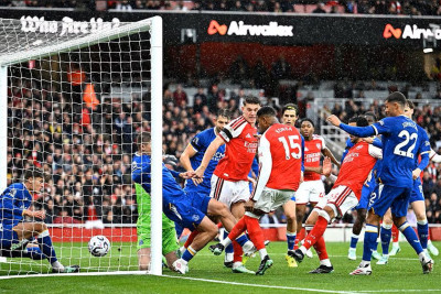 Arsenal Bungkam Everton 2-0 dan Tempel Ketat Man City di Puncak Klasemen