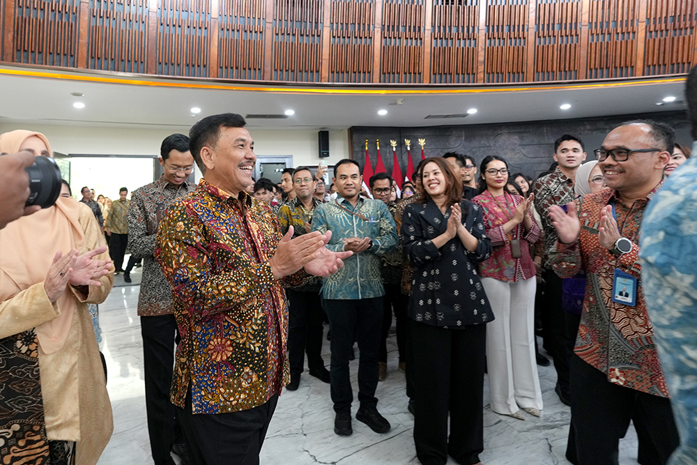 Dok. Bakom
