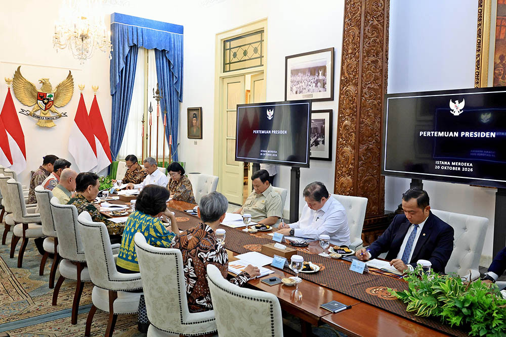 Presiden Prabowo Subianto menerima Dewan Ekonomi Nasional (DEN) dan Menteri Bidang Ekonomi di Istana Negara, Jakarta, Selasa (20/10/2026).  [Timpres]