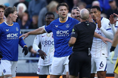 Brace Pedro Neto Bawa Chelsea Sikat Everton 2-0