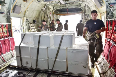TNI Kirim 9,6 Ton Material Modifikasi Cuaca untuk Atasi Karhutla di Kalsel