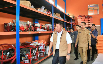Gubernur Sumsel Cek Kesiapan Logistik Bencana Karhutla