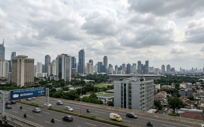Langit Jakarta Lagi 'Galau?' Intip Ramalan Cuaca BMKG Hari Ini, Cuma Jaksel yang Dapet Cerah!