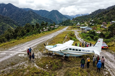 Pendaratan Ekstrem di Papua: Pesawat Caravan PK-LTF Tergelincir ke Rawa-Rawa, Kok Bisa?