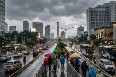 Hati-Hati, Bestie! Jakarta Bakal Diguyur Hujan dari Sore sampe Malam
