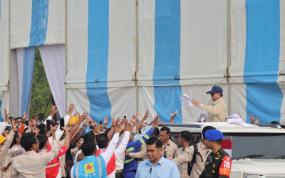Saat Pekerja dari Berbagai Daerah Sambut Presiden Prabowo, Momen yang Dinanti Akhirnya Tiba