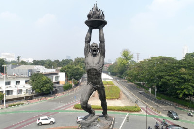 Mengulik Patung Pemuda Membangun? Ini Sejarah dan Makna Obor di Tangannya