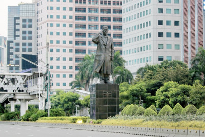 Yuk Bahas tentang Patung Sudirman? Ini Sejarah dan Fakta di Balik Pose Hormatnya