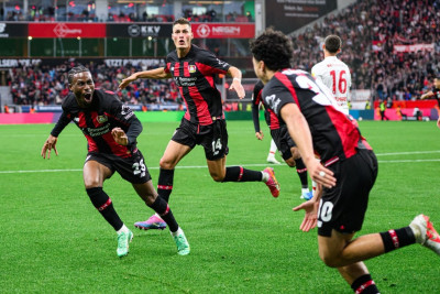 Leverkusen Comeback Tumbangkan Freiburg 2-1