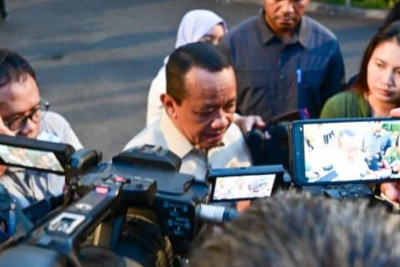 Menko Bahlil Dipanggil ke Istana: Bahas Listrik Desa & Pabrik Baterai CATL-Antam