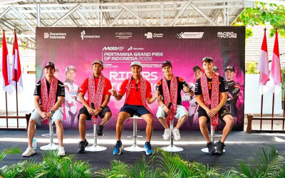 Lima Pembalap Moto2 dan Moto3 Sambangi SDN 2 Kuta Mandalika